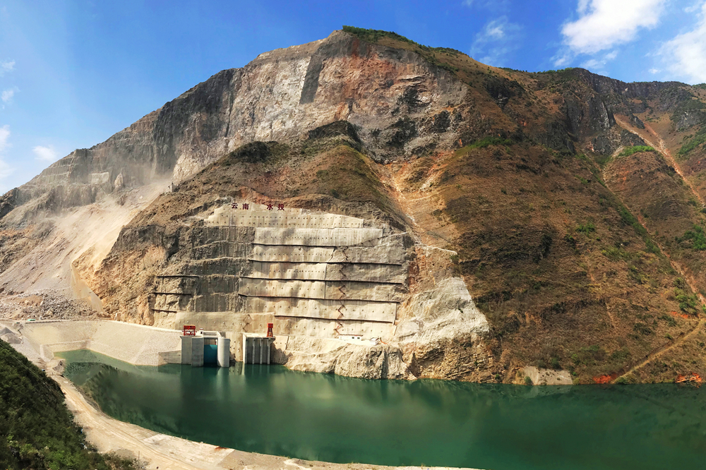 1611745801197257.jpg 牛栏江红石岩堰塞湖整治AYX爱体育新貌-右岸高边坡.jpg